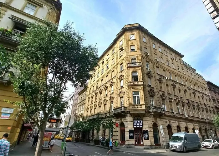 Nyeho By Stn Apartament